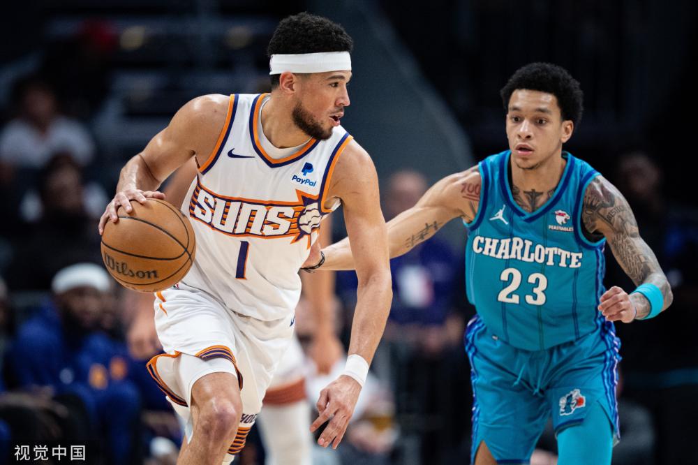 他对传球时 他对传球时